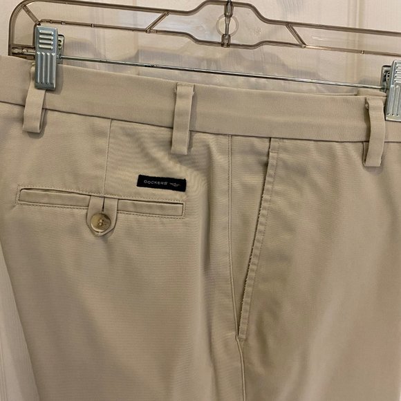 Dockers Khaki's (34x29) - Picture 2 of 3